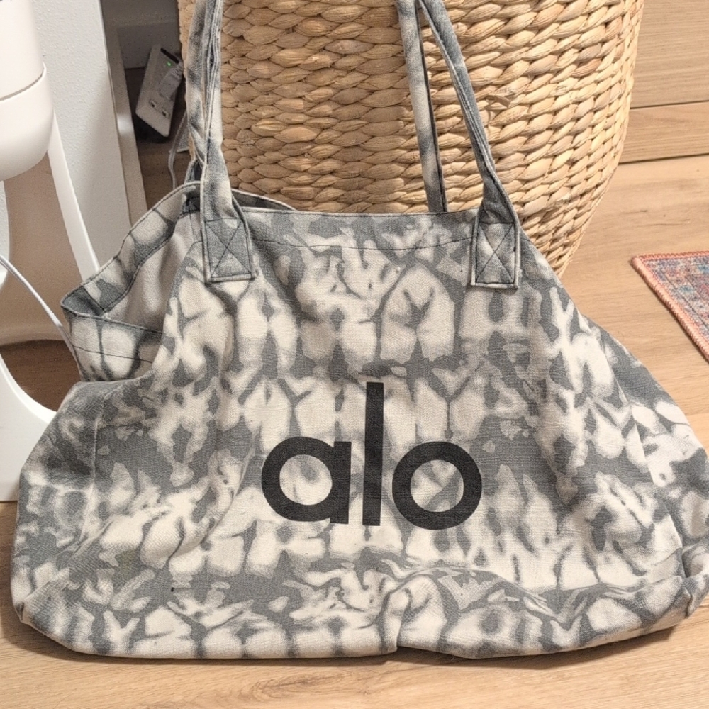 Popular Alo Bag In Great Condition